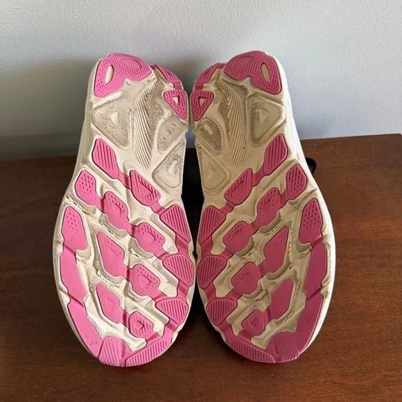 Hoka One One Clifton 9 Black and Yellow Athletic Shoes Size 10.5 - Picture 6 of 7